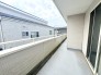 ～ワイドバルコニーを採用～
・バルコニーはワイドタイプなので、洗濯物を沢山干す事が可能です。
・テラス屋根などのオプションもお気軽にご相談くださいませ。
