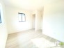 ～２面採光の明るいお部屋～
・洋室は２面採光とする事で穏やかな陽の入る明るい空間となっております。
・くつろぎのプライベート時間を明るい空間で穏やかにお過ごしいただけます。

