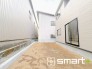 ～お庭もある余裕の敷地～
・広々した敷地にはお庭もご用意。お庭があるだけで余裕を感じますね。
・防草シートや人工芝の敷設などのオプションもお気軽にご相談くださいませ。
