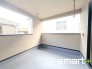 ～屋根付きのバルコニー～
・バルコニーは屋根付きなので急な雨でも安心です。
・奥行きもあるので洗濯物が干しやすいのも嬉しいポイントですね。
