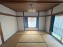 ～「和みの部屋」和室をご用意～
・ゴロンと寝転がったり、お子様のいるご家庭ではお子様を寝かしつけたり、などご活用いただける和室をご用意。
・やはり畳の香りは心が落ち着きますね。
