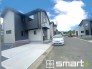 ～閑静な住宅街の立地～
・周辺は閑静な住宅街となっておりますので、静かな暮らしをご実現いただけます。
・前面道路の交通量も多くないので、小さなお子様がいるご家庭でもご安心ですね。
(６号棟)