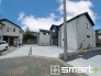 ～閑静な住宅街の立地～
・周辺は閑静な住宅街となっておりますので、静かな暮らしをご実現いただけます。
・前面道路の交通量も多くないので、小さなお子様がいるご家庭でもご安心ですね。
