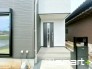 ～宅配ボックスを標準装備～
・ネットショッピングが当たり前になった今の時代に嬉しい宅配ボックスを標準装備。
・お仕事や外出の際もお荷物の受取が可能です。
