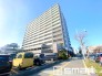 ～堂々とした大型のマンション～
・総戸数の多い大型のマンションですので、外観の迫力もあり誇りに思えるようなお住まいとなっております。
・ぜひ現地でご体感くださいませ。
