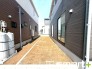 ～お庭もある余裕の敷地～
・広々した敷地にはお庭もご用意。お庭があるだけで余裕を感じますね。
・防草シートや人工芝の敷設などのオプションもお気軽にご相談くださいませ。
