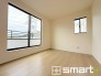 ～２面採光の明るいお部屋～
・洋室は２面採光とする事で穏やかな陽の入る明るい空間となっております。
・くつろぎのプライベート時間を明るい空間で穏やかにお過ごしいただけます。
