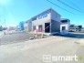 ～閑静な住宅街の立地～
・周辺は閑静な住宅街となっておりますので、静かな暮らしをご実現いただけます。
・前面道路の交通量も多くないので、小さなお子様がいるご家庭でもご安心ですね。
