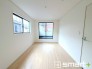 ～２面採光の明るいお部屋～
・洋室は２面採光とする事で穏やかな陽の入る明るい空間となっております。
・くつろぎのプライベート時間を明るい空間で穏やかにお過ごしいただけます。
