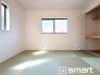 ～使い勝手の良い「和洋室」～
・畳敷きに建具は洋風、というハイブリッド型の「和洋室」。和室と洋室の良い所を組み合わせたお部屋です。
・やはり畳の香りは心が落ち着きますね。
