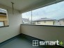 ～屋根付きのバルコニー～
・バルコニーは屋根付きなので急な雨でも安心です。
・奥行きもあるので洗濯物が干しやすいのも嬉しいポイントですね。
