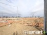 ～ベタ基礎でしっかりとした土台～
・コンクリートの中に鉄筋を配し強度を高めた「ベタ基礎」を採用。
・しっかりとした土台を造ったうえで、その上に建物が築造されていきます。
