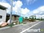 ～閑静な住宅街の立地～
・周辺は閑静な住宅街となっておりますので、静かな暮らしをご実現いただけます。
・前面道路の交通量も多くないので、小さなお子様がいるご家庭でもご安心ですね。
