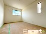 ～２面採光の明るいお部屋～
・洋室は２面採光とする事で穏やかな陽の入る明るい空間となっております。
・くつろぎのプライベート時間を明るい空間で穏やかにお過ごしいただけます。

