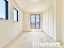 ～２面採光の明るいお部屋～
・洋室は２面採光とする事で穏やかな陽の入る明るい空間となっております。
・くつろぎのプライベート時間を明るい空間で穏やかにお過ごしいただけます。
