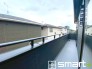 ～洗濯物も干しやすいバルコニー～
・陽当たり良好な南側のバルコニーは２部屋から出入りができて毎日のお洗濯も快適。
・テラス屋根等のオプションもお気軽にご相談くださいませ。
