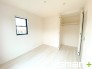 ～２面採光の明るいお部屋～
・洋室は２面採光とする事で穏やかな陽の入る明るい空間となっております。
・くつろぎのプライベート時間を明るい空間で穏やかにお過ごしいただけます。
