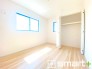 ～２面採光の明るいお部屋～
・洋室は２面採光とする事で穏やかな陽の入る明るい空間となっております。
・くつろぎのプライベート時間を明るい空間で穏やかにお過ごしいただけます。
