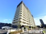 ～堂々とした大型のマンション～
・総戸数の多い大型のマンションですので、外観の迫力もあり誇りに思えるようなお住まいとなっております。
・ぜひ現地でご体感くださいませ。
