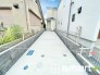 ～駐車場は２台分ご用意～
・駐車場は２台分ございますので、車通勤の方や複数台お持ちの方にもお勧めのお住まいです。
・カーポートなどのオプションもお気軽にご相談くださいませ。
