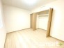 ～２面採光の明るいお部屋～
・洋室は２面採光とする事で穏やかな陽の入る明るい空間となっております。
・くつろぎのプライベート時間を明るい空間で穏やかにお過ごしいただけます。
