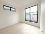 ～２面採光の明るいお部屋～
・洋室は２面採光とする事で穏やかな陽の入る明るい空間となっております。
・くつろぎのプライベート時間を明るい空間で穏やかにお過ごしいただけます。(２号棟)
