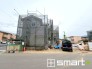 ～十分な広さのある前面道路～
・前面道路は６ｍ以上ございますので、お車でのすれ違いも楽々で余計なストレスがかかりません。
・日々お車での移動が多い方には大切なポイントですね。
(１号棟)