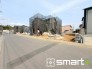 ～閑静な住宅街の立地～
・周辺は閑静な住宅街となっておりますので、静かな暮らしをご実現いただけます。
・前面道路の交通量も多くないので、小さなお子様がいるご家庭でもご安心ですね。
