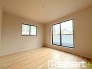 ～２面採光の明るいお部屋～
・洋室は２面採光とする事で穏やかな陽の入る明るい空間となっております。
・くつろぎのプライベート時間を明るい空間で穏やかにお過ごしいただけます。
