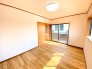 ～２面採光の明るいお部屋～
・洋室は２面採光とする事で穏やかな陽の入る明るい空間となっております。
・くつろぎのプライベート時間を明るい空間で穏やかにお過ごしいただけます。
