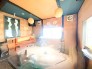 ～長居したくなる、落ち着きのある空間～
・温かみのある客室空間は、まるで居酒屋のような落ち着いた雰囲気。　
・ゆったりとくつろぎながら、お客様との時間を楽しめる空間です。