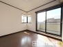 ～２面採光の明るいお部屋～
・洋室は２面採光とする事で穏やかな陽の入る明るい空間となっております。
・くつろぎのプライベート時間を明るい空間で穏やかにお過ごしいただけます。

