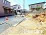 ～ベタ基礎でしっかりとした土台～
・コンクリートの中に鉄筋を配し強度を高めた「ベタ基礎」を採用。
・しっかりとした土台を造ったうえで、その上に建物が築造されていきます。
