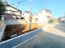 ～ベタ基礎でしっかりとした土台～
・コンクリートの中に鉄筋を配し強度を高めた「ベタ基礎」を採用。
・しっかりとした土台を造ったうえで、その上に建物が築造されていきます。
