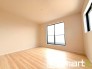 ～２面採光の明るいお部屋～
・洋室は２面採光とする事で穏やかな陽の入る明るい空間となっております。
・くつろぎのプライベート時間を明るい空間で穏やかにお過ごしいただけます。
