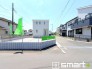 ～閑静な住宅街の立地～
・周辺は閑静な住宅街となっておりますので、静かな暮らしをご実現いただけます。
・前面道路の交通量も多くないので、小さなお子様がいるご家庭でもご安心ですね。(1号棟)
