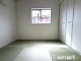 ～使い勝手の良い「和洋室」～
・畳敷きに建具は洋風、というハイブリッド型の「和洋室」。和室と洋室の良い所を組み合わせたお部屋です。
・やはり畳の香りは心が落ち着きますね。
