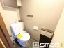 ～やはり便利なタンク式トイレ～
・最近はタンクレストイレもございますが、タンク式の場合は停電時もお水を流すことが可能。
・故障時なども比較的費用が安くなるなど、メリットが多くなります。
