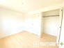 ～２面採光の明るいお部屋～
・洋室は２面採光とする事で穏やかな陽の入る明るい空間となっております。
・くつろぎのプライベート時間を明るい空間で穏やかにお過ごしいただけます。
