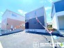 ～ゆとりあるカースペース～
・セカンドカーや来客時にも困らないカースペース２台分は並列駐車可能でお車の出し入れもラクラク。
・自転車やバイク、物置などもおける余裕の広さです。