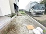 ～お住まいの顔「玄関」～
・玄関ドアの上にはもちろん軒がございますので、雨の日でも濡れずに鍵の開閉が可能です。
・鍵は防犯性に優れたディンプルキーを採用。(1号棟)
