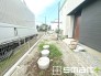 ～お庭もある余裕の敷地～
・広々した敷地にはお庭もご用意。お庭があるだけで余裕を感じますね。
・防草シートや人工芝の敷設などのオプションもお気軽にご相談くださいませ。(1号棟)
