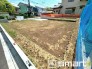 ～閑静な住宅街の立地～
・周辺は閑静な住宅街となっておりますので、静かな暮らしをご実現いただけます。
・前面道路の交通量も多くないので、小さなお子様がいるご家庭でもご安心ですね。
