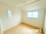 ～２面採光の明るいお部屋～
・洋室は２面採光とする事で穏やかな陽の入る明るい空間となっております。
・くつろぎのプライベート時間を明るい空間で穏やかにお過ごしいただけます。
