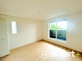 ～２面採光の明るいお部屋～
・洋室は２面採光とする事で穏やかな陽の入る明るい空間となっております。
・くつろぎのプライベート時間を明るい空間で穏やかにお過ごしいただけます。
