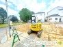～閑静な住宅街の立地～
・周辺は閑静な住宅街となっておりますので、静かな暮らしをご実現いただけます。
・前面道路の交通量も多くないので、小さなお子様がいるご家庭でもご安心ですね。
(Ｂ号棟)
