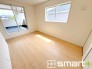 ～２面採光の明るいお部屋～
・洋室は２面採光とする事で穏やかな陽の入る明るい空間となっております。
・くつろぎのプライベート時間を明るい空間で穏やかにお過ごしいただけます。
