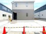 ～明るさを感じる外観～
・外壁は２トーンカラーを採用し、デザイン性に優れた見た目となっております。
・帰宅した際にホッと感じるような飽きのこない外観。ぜひ現地でご確認くださいませ。
