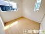 ～２面採光の明るいお部屋～
・洋室は２面採光とする事で穏やかな陽の入る明るい空間となっております。
・くつろぎのプライベート時間を明るい空間で穏やかにお過ごしいただけます。
