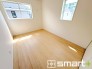 ～２面採光の明るいお部屋～
・洋室は２面採光とする事で穏やかな陽の入る明るい空間となっております。
・くつろぎのプライベート時間を明るい空間で穏やかにお過ごしいただけます。
